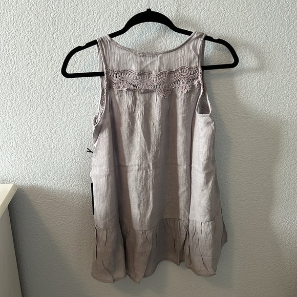 Doe and Rae blouse - Picture 2 of 2